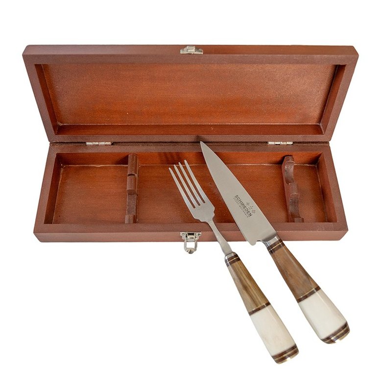 Set cuchillo tenedor criollo, caja madera.