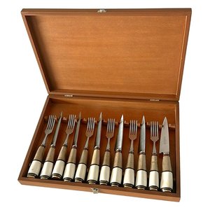 Set cuchillo tenedor criollo, 12 piezas, caja madera.