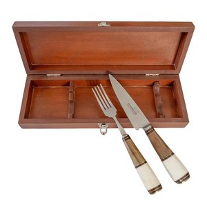 Set cuchillo tenedor criollo, caja madera.